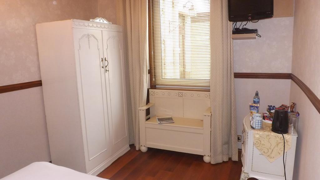 Westview Hotel Perth Room photo